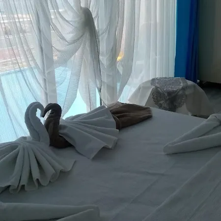 Paradise Akcay Hotel *