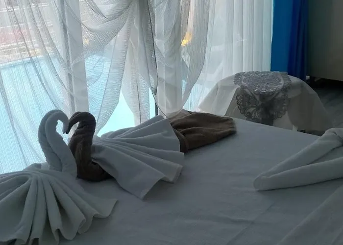 Paradise Akcay 호텔 *